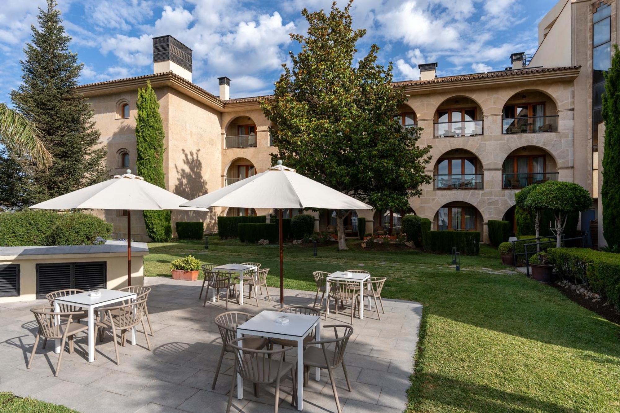 Hotel De 4*