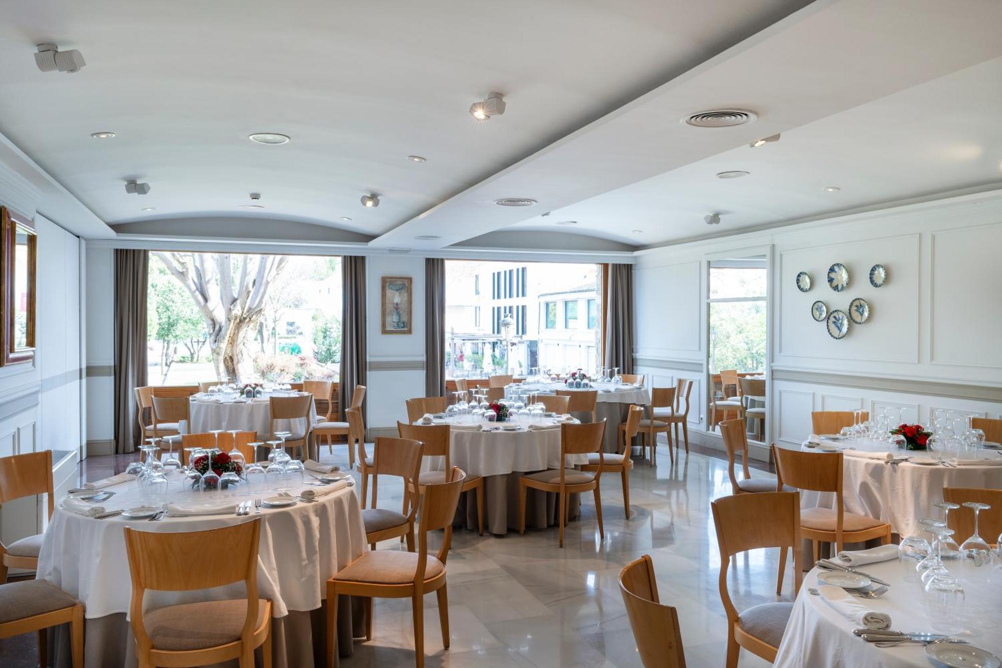 Hotel De 4*
