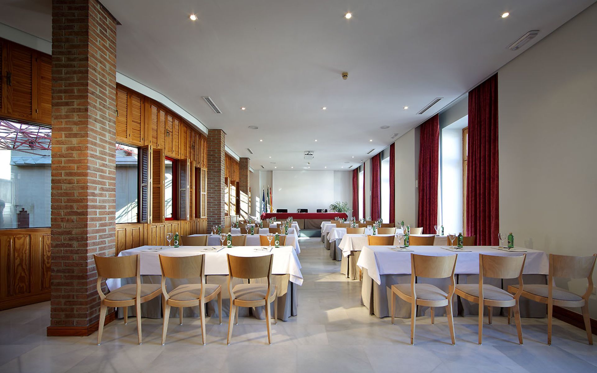 Hotel De 4*